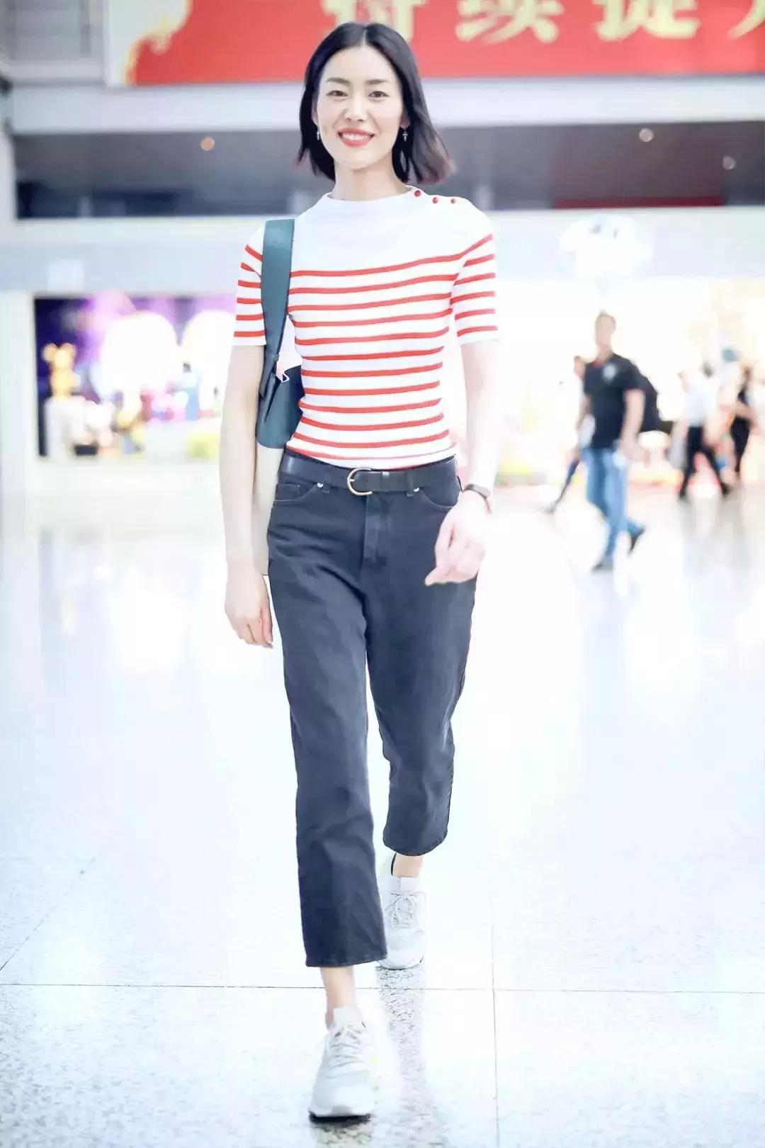 刘雯蕾丝服装,刘雯jennie