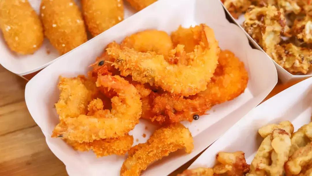 藏在厦门老社区的夫妻炸料摊，20元吃遍鲨鱼鸡腿醋肉菜丸