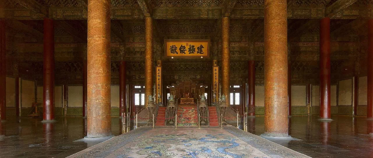 金丝楠木家具好还是乌金木家具好,金丝楠木家具适合放在卧室内吗