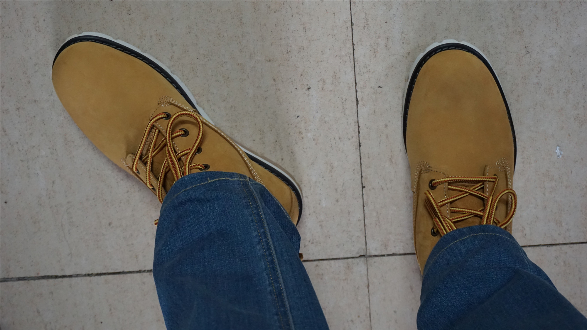 冬日踩雨必备!七面工装鞋上脚体验:不到300这材质我亏了吗?