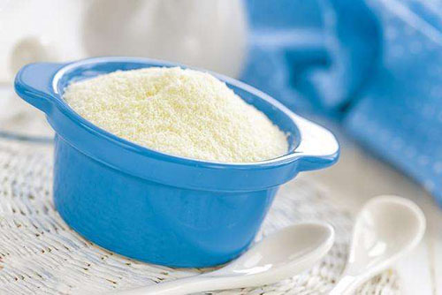 狗狗眼睛有脓的眼屎用什么消炎药,狗狗眼有白脓状眼屎是犬瘟吗