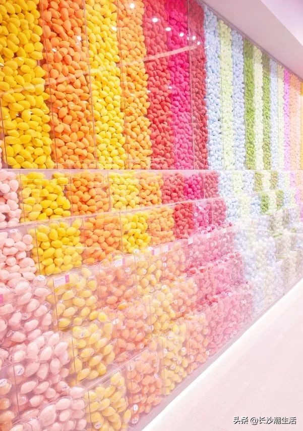 超强彩妆王国登陆长沙！带你一秒变身调色师