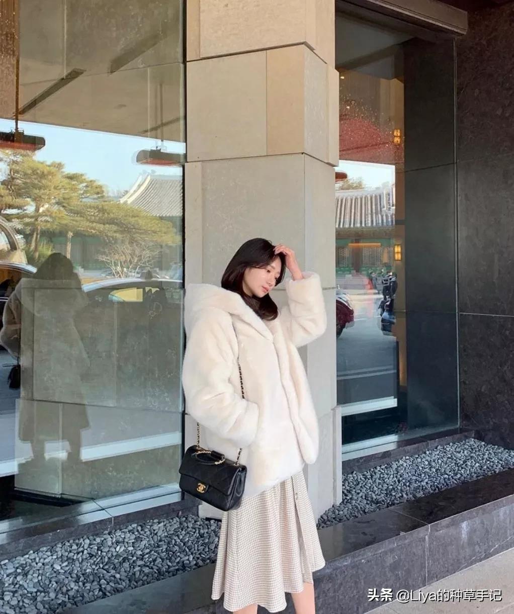 半裙+外套，连衣裙+外套=今春王炸组合