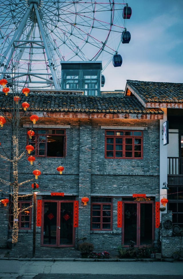 老街顶楼,老街玩摩天轮