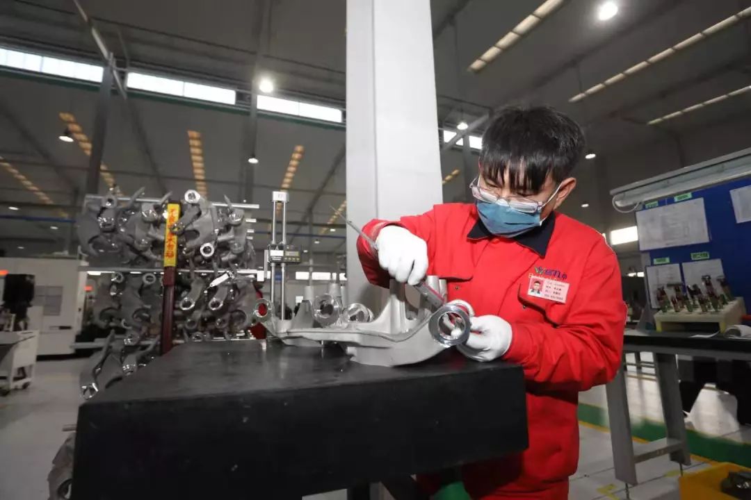 头拱地往前冲下一句,威海75个超亿元项目开工