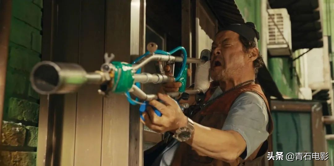 连续4天上榜，比《王国》尺度还大，不愧是一集30亿韩元的韩剧