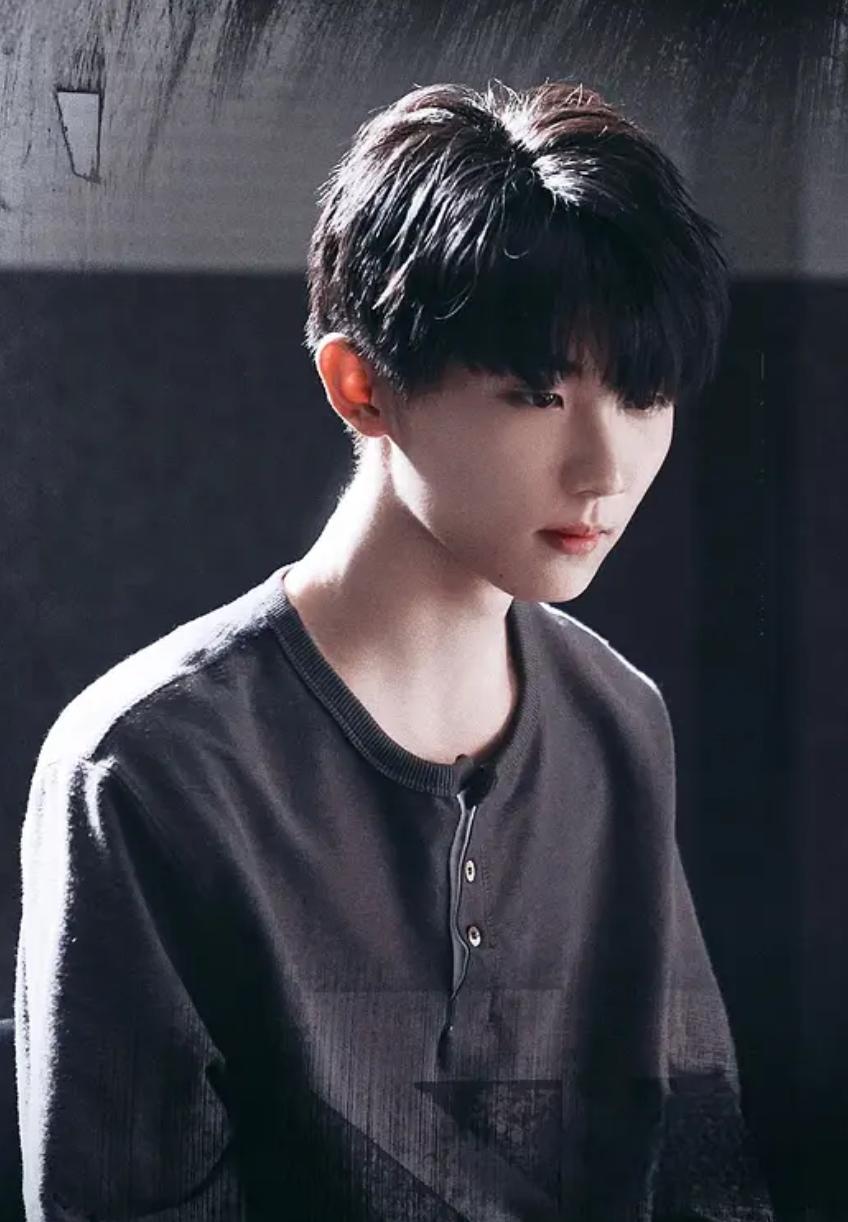 马嘉祺在快乐大本营唱快乐星球,马嘉祺被团队围唱什么是快乐星球