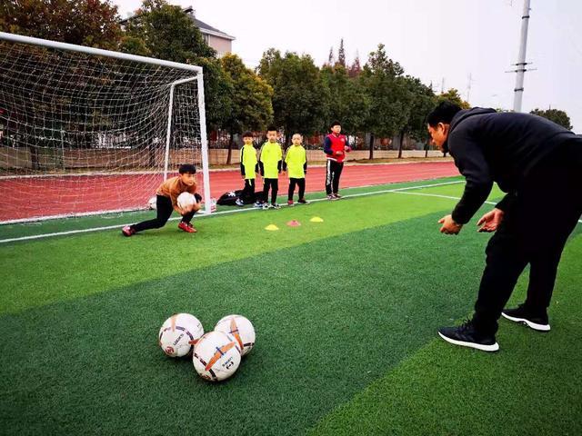 原来球门要这么守！“守好蚌埠球门”公益培训在吴安小学获得好评