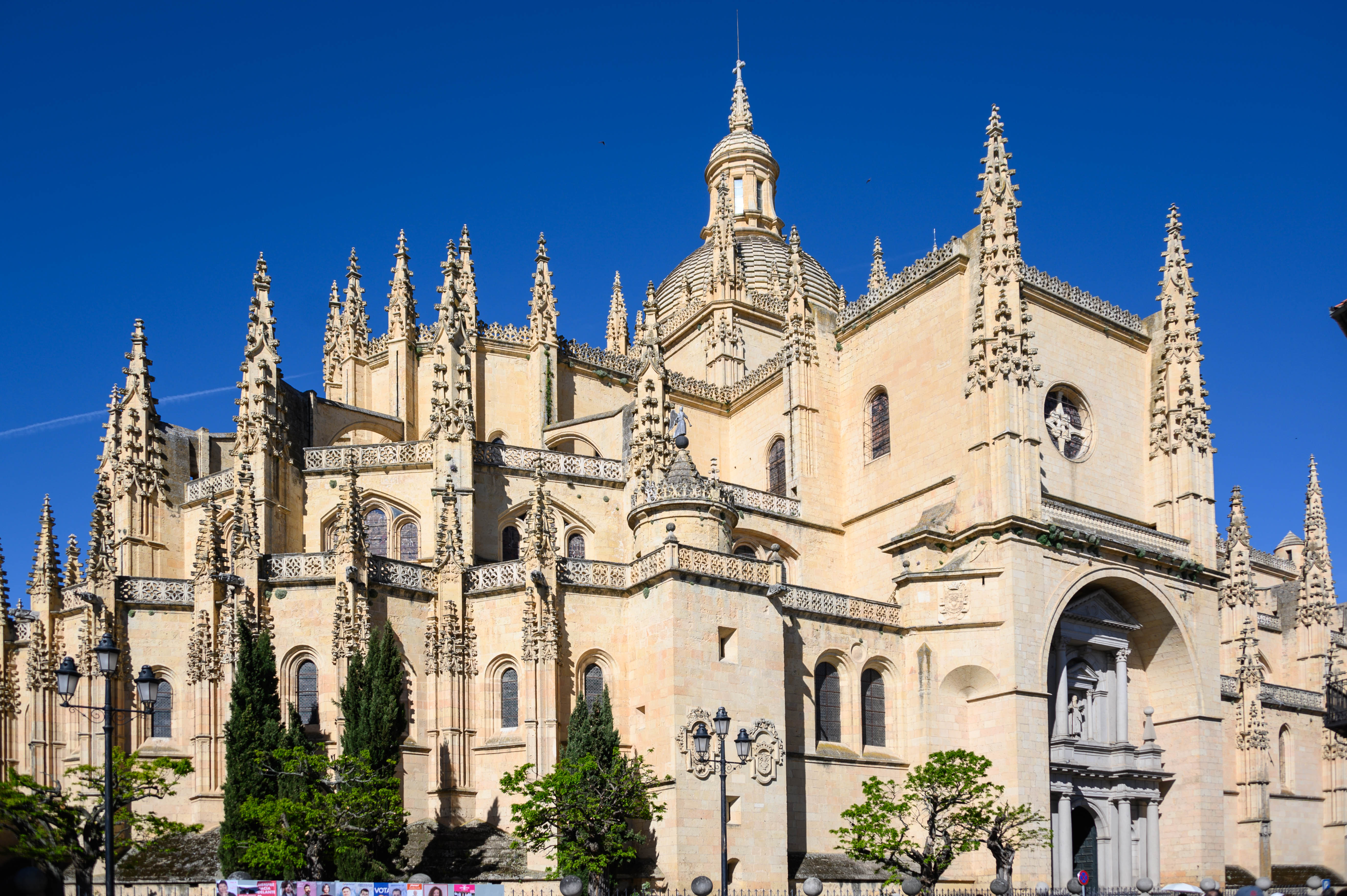 在西班牙，上洗手间要先买咖啡，还发现了迪士尼的公主城堡原型