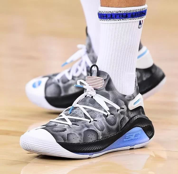 库里九曝光图,库里9莆田和正版脚感有什么差别