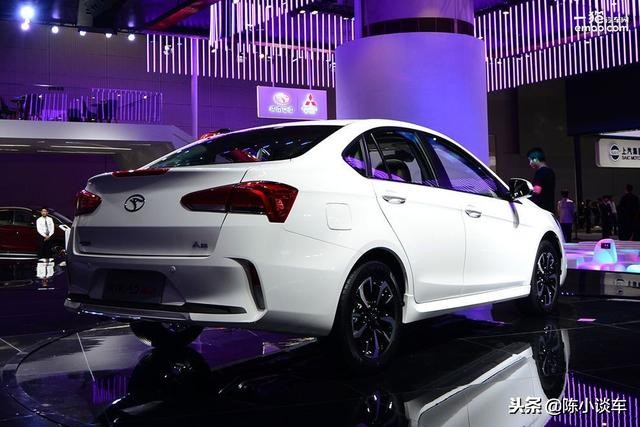 三菱翼舞全新上市，售价仅4.99万起，1.5L带CVT果断放弃吉利金刚