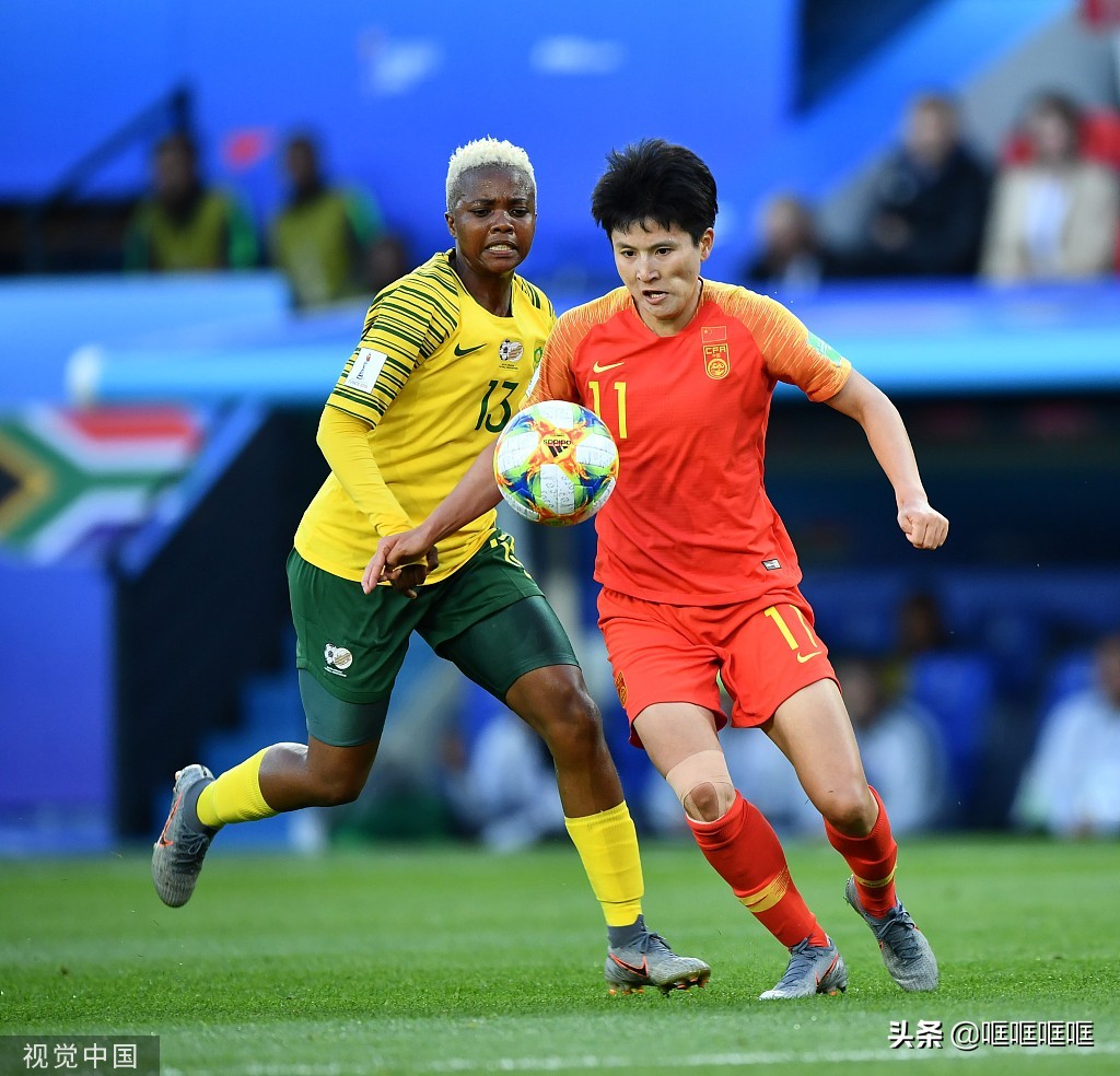 阿迪达斯最新款足球,第一个阿迪达斯