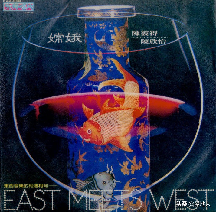 收录XUEHUAPIAOPIAO原唱的专辑，是这个样子的……