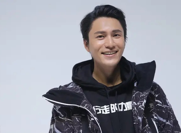 能逃离黑洞的100种办法,什么方法能逃出黑洞