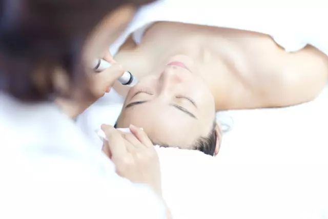 毛孔粗大皮肤暗黄干燥怎么办,毛孔粗大皮肤暗黄怎么治疗