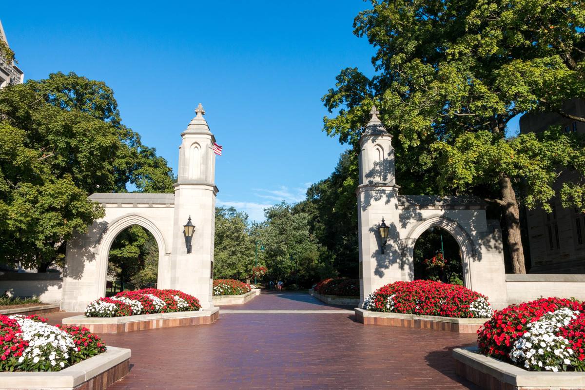鍗扮瀹夌撼澶у浣嶇疆,鍗扮瀹夌撼澶у浠嬬粛