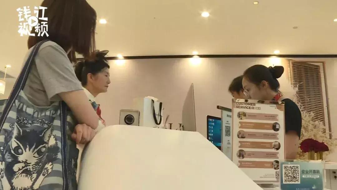 一万多的裙子竟是一次性的,1万多的女士裙子