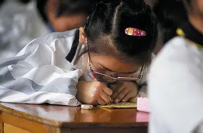 高度近视遗传可以恢复吗,高度近视遗传能干预吗