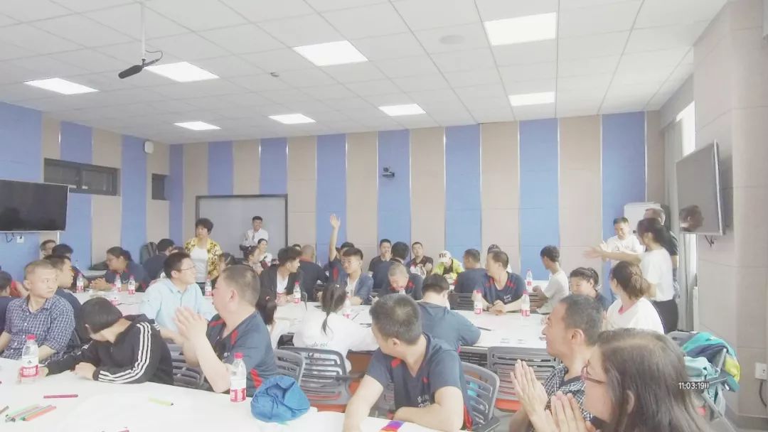 “汇聚爱心，共筑大学梦”---看网教师生将爱与善传递