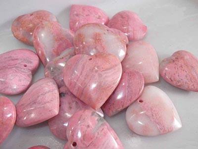 挂羊头卖狗肉但狗肉也不便宜啊,挂羊头卖狗肉是真玉吗