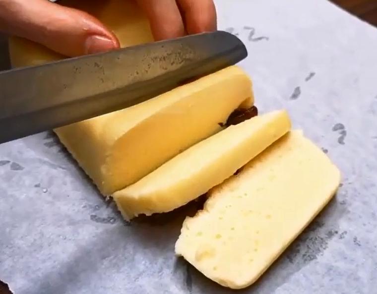 不用烤箱不用电饭煲做的酸奶蛋糕,电饭煲怎么做酸奶蛋糕简单又好吃