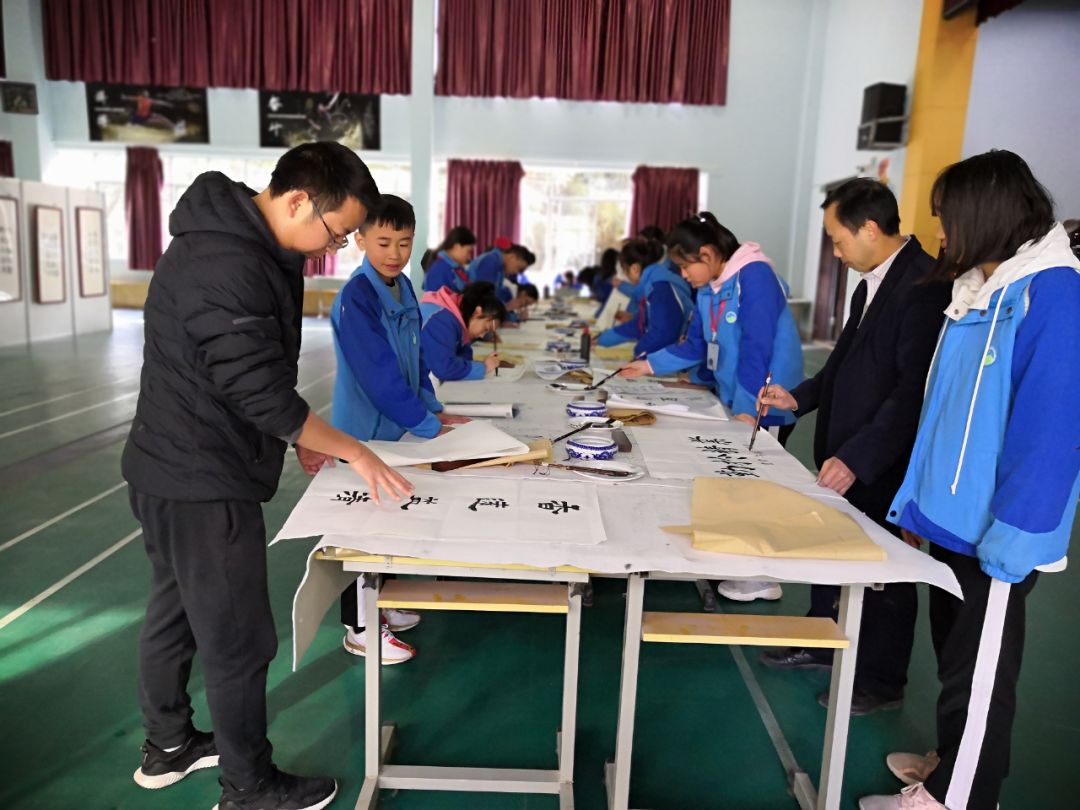 群文阅读学习研讨会简报,群文阅读教学专题研讨会