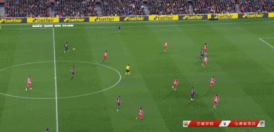 梅西勺子晃过奥布拉克,18年梅西5秒连续晃倒三人