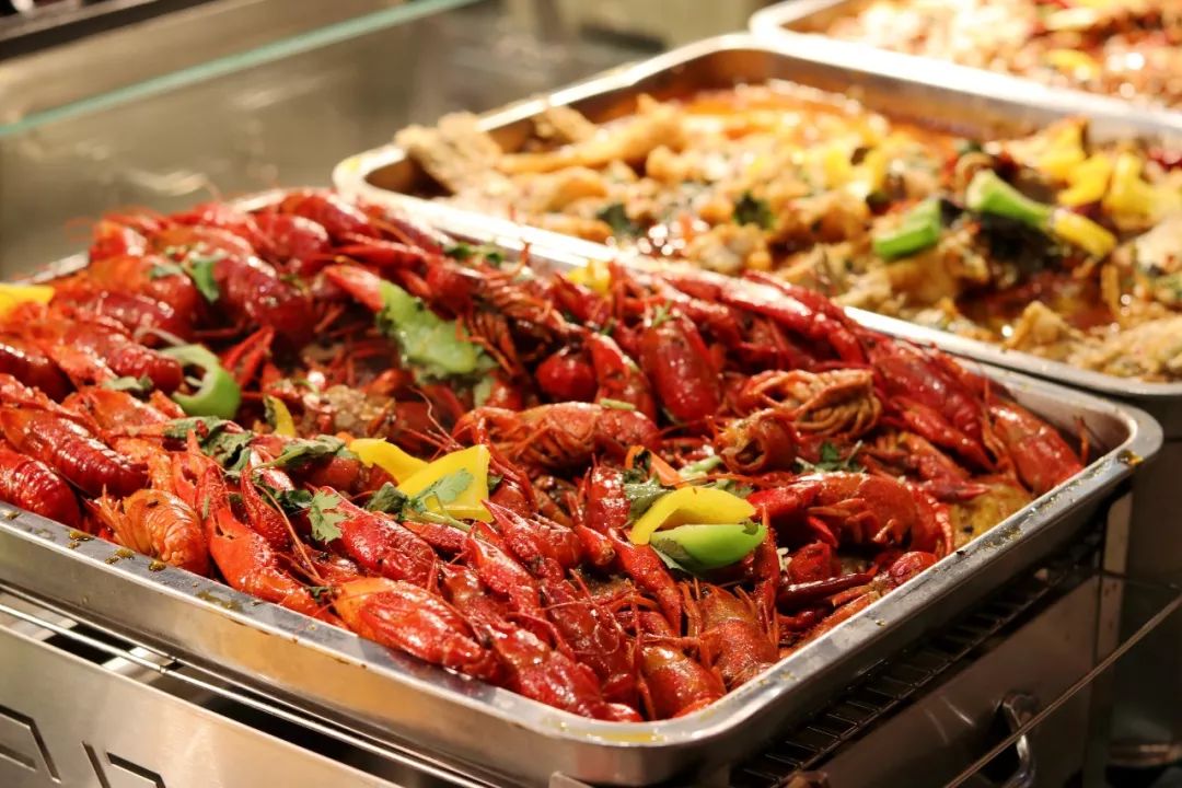 这才是真正意义上的豪华邮轮,号称全球顶级豪华邮轮