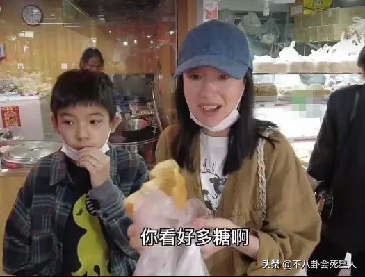 星二代遗传好基因：姚明11岁女儿身高1米8，曹颖的儿子长相帅气