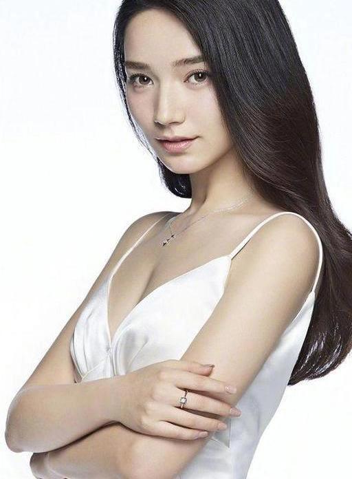 杨幂三朵金花图,杨幂旗下五朵金花古装造型