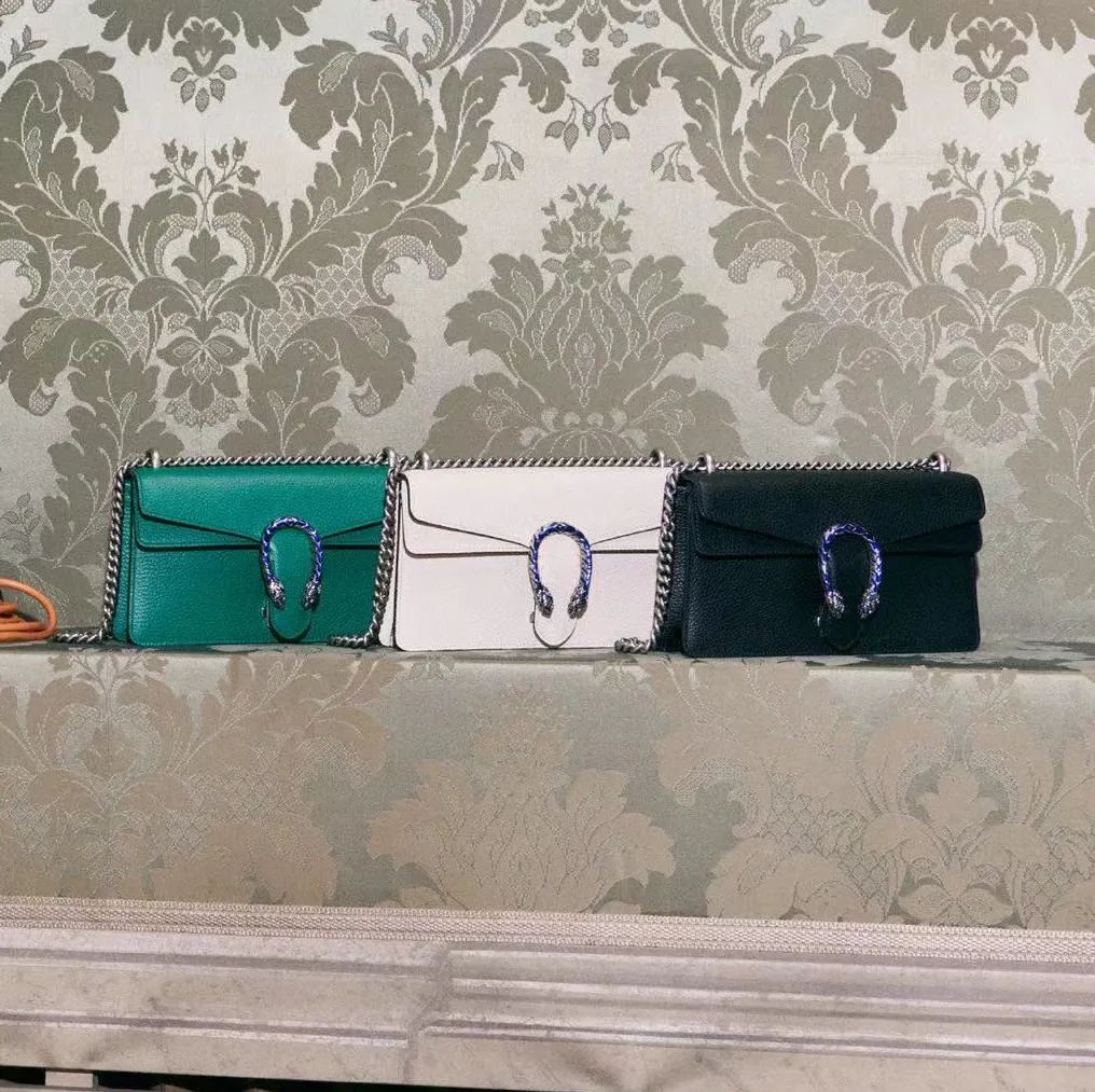 也太时髦了吧，怪不得女明星人手一只