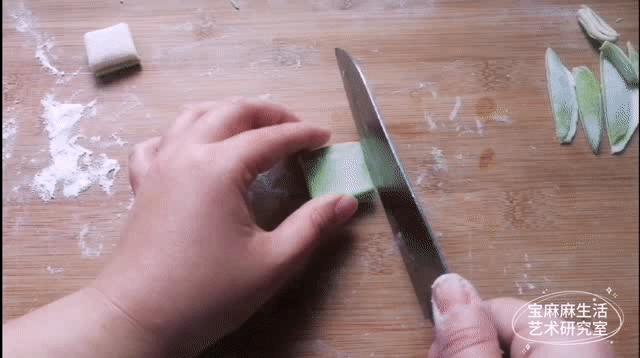 小孩过年吃的糖果,宝宝过年的时候糖吃太多了