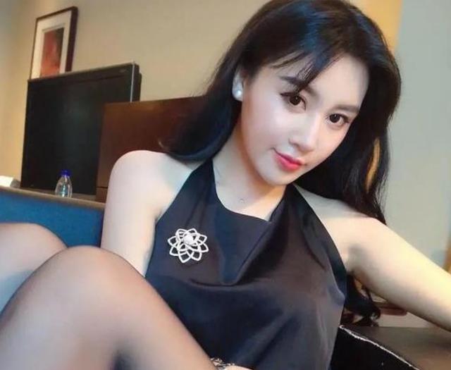 足球女神樊玲视频,最美足球宝贝杨幂