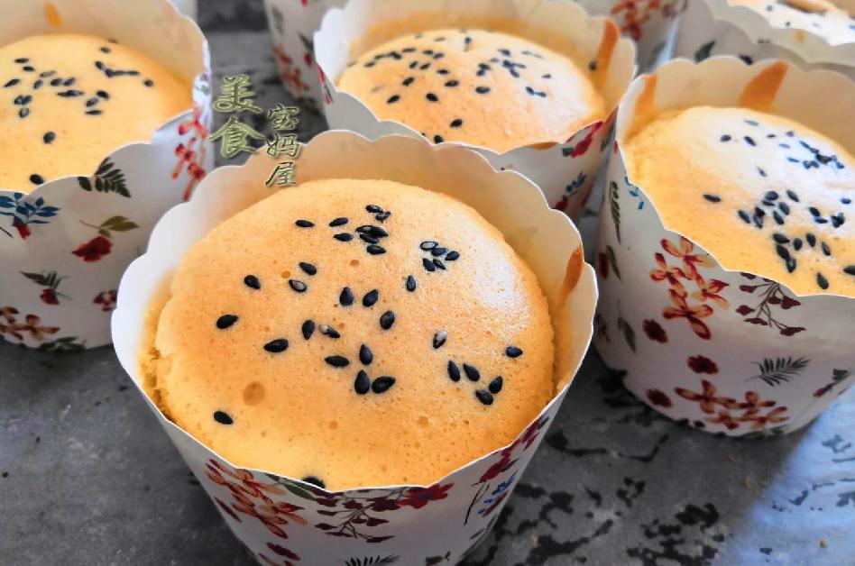 蛋黄蛋清不分离纸杯蛋糕的做法,3个鸡蛋1碗面不用烤箱不用黄油