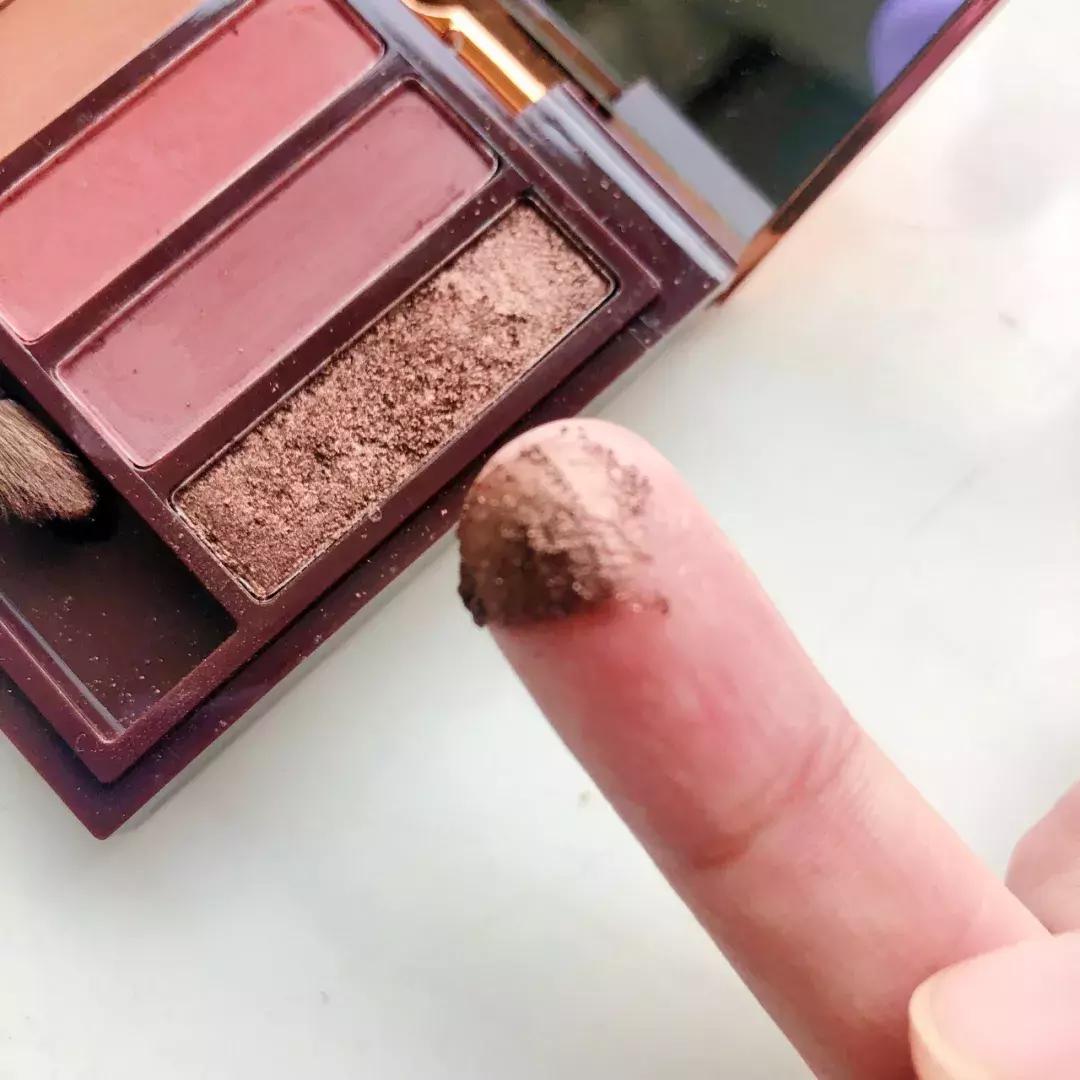 venusmarble九色眼影测评,橘朵的单色眼影新版和旧版对比