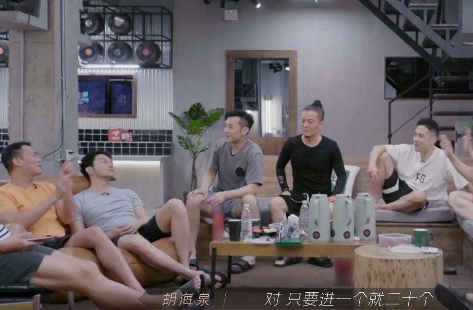 披哥社交名场面,披哥自律