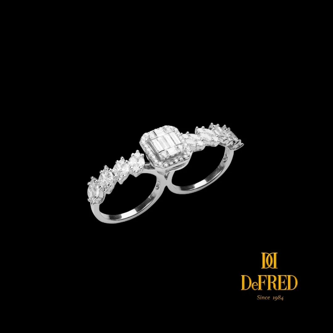 关之琳香港佳士得珠宝 (关之琳戴天价珠宝)