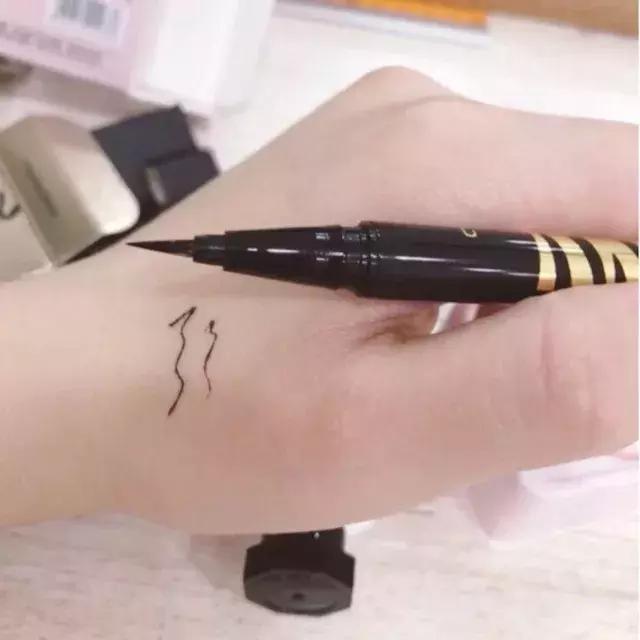 极细眼线笔测评变大熊猫眼,不掉色不晕妆的眼线笔推荐