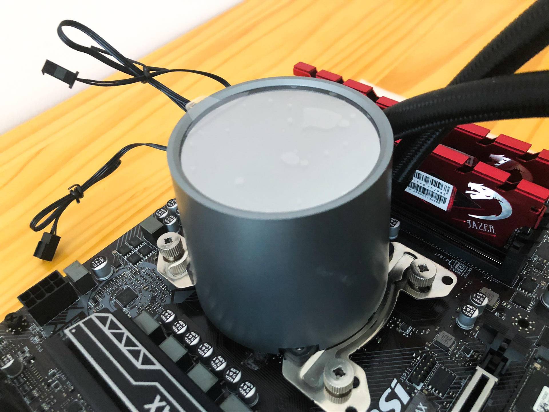 水冷散热器比风冷散热器贵多少,九州风神堡垒240v2cpu水冷散热器