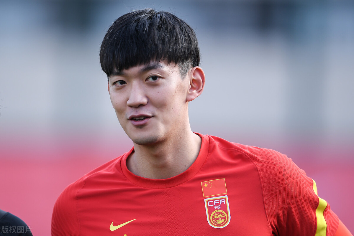 442阵型变352,世界杯预选赛国足442