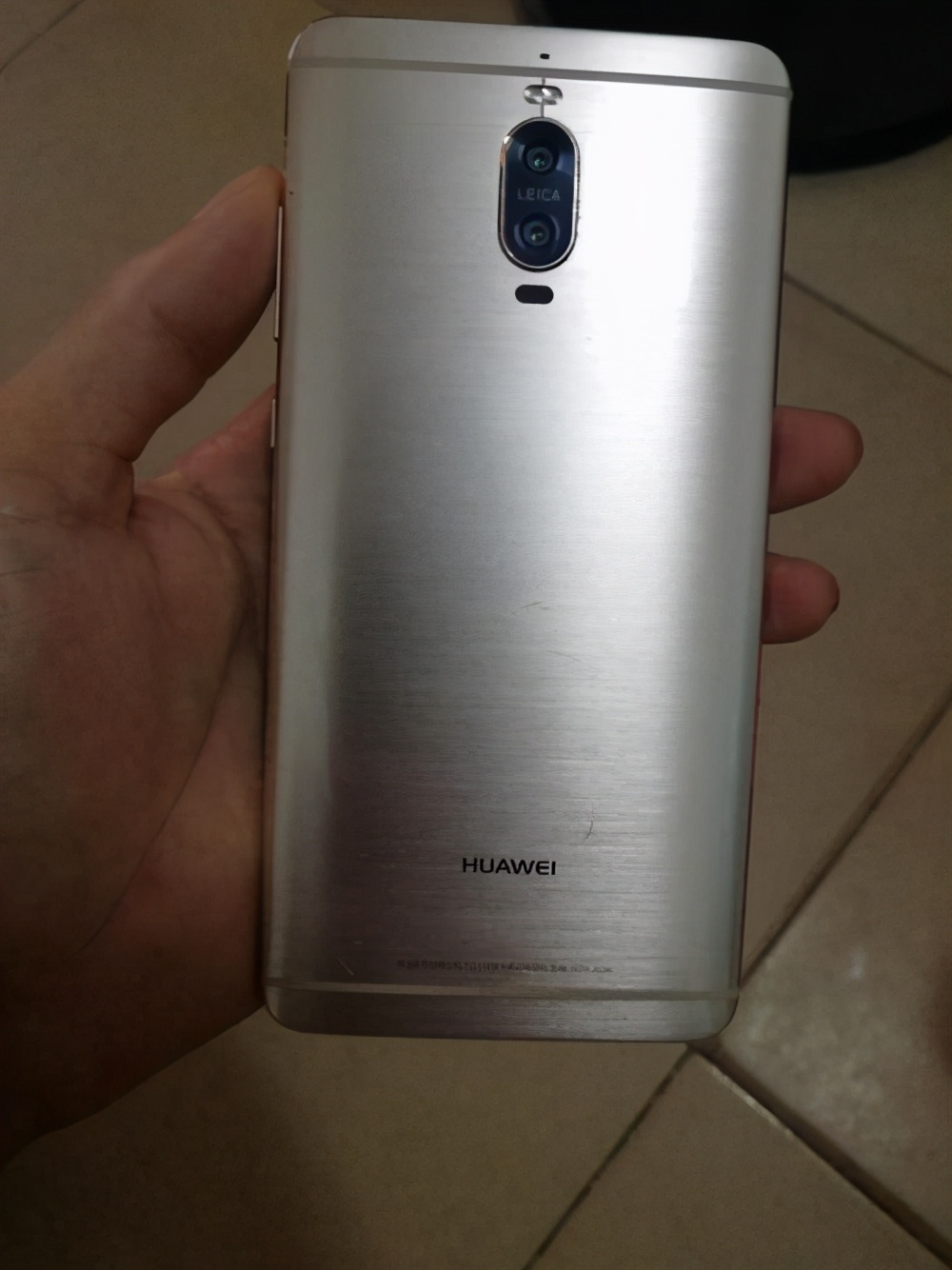 华为mate9用了一年后的样子,华为mate9如何从emui5.0升级到9.1