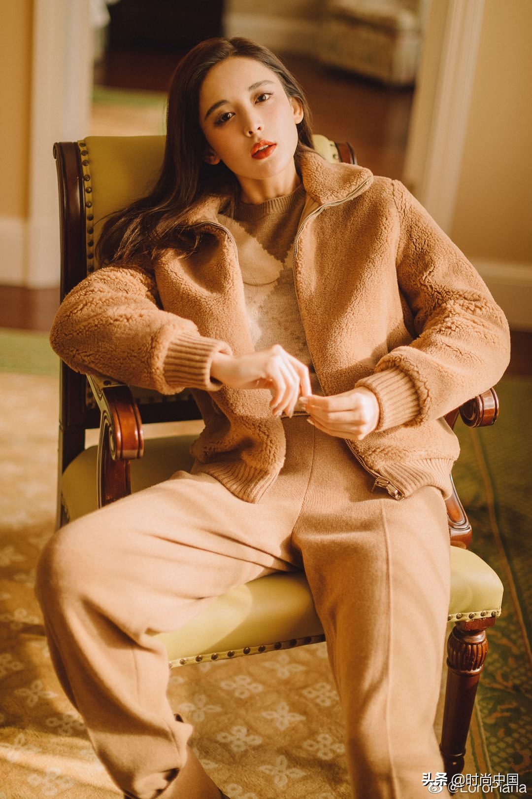 穿皮草是不是有点残忍,娜扎同款双面绒大衣