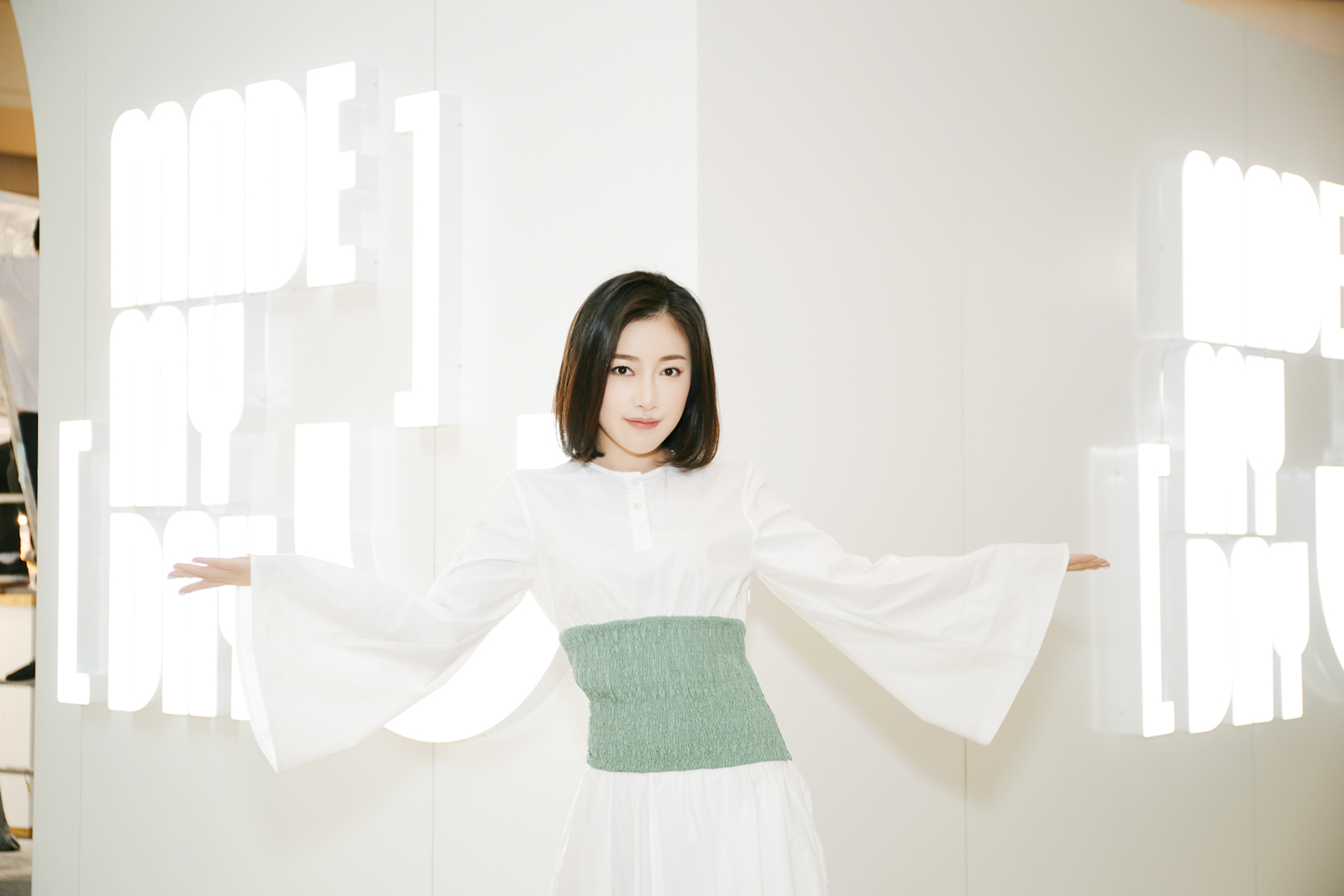 周小晨首个话题词快闪店MadeMyDay：让生活就在此刻