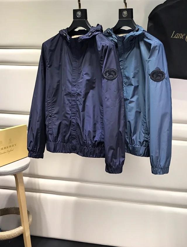 普拉达通勤服,普拉达蓝色条纹衣服多少钱