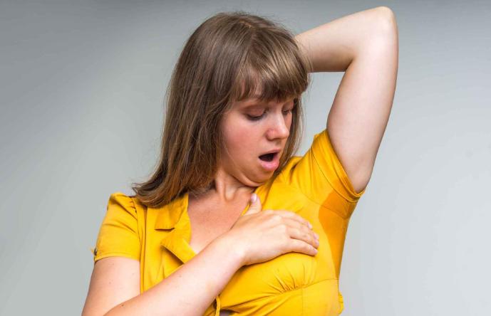 为什么女人45岁以后,身上会有一股“臭味”?如何改善呢?