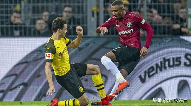 只越位了一只鞋被VAR吹掉进球冤不冤？官方：没毛病