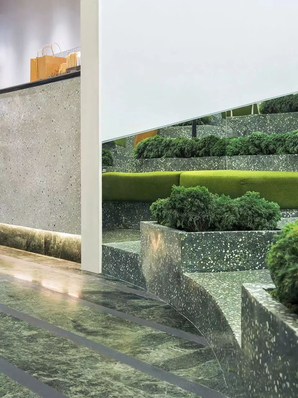 服装人要哭了！年利润4亿、估值90亿的喜茶竟然跨界服装行业？