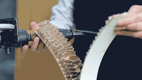 国民老爸4年死磕毒包书皮、毒跑道等假劣毒产品，曾烧光百万，推动修改行业标准