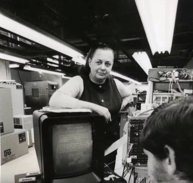 致敬｜“复制粘贴”功能发明者EvelynBerezin去世不平凡的一年