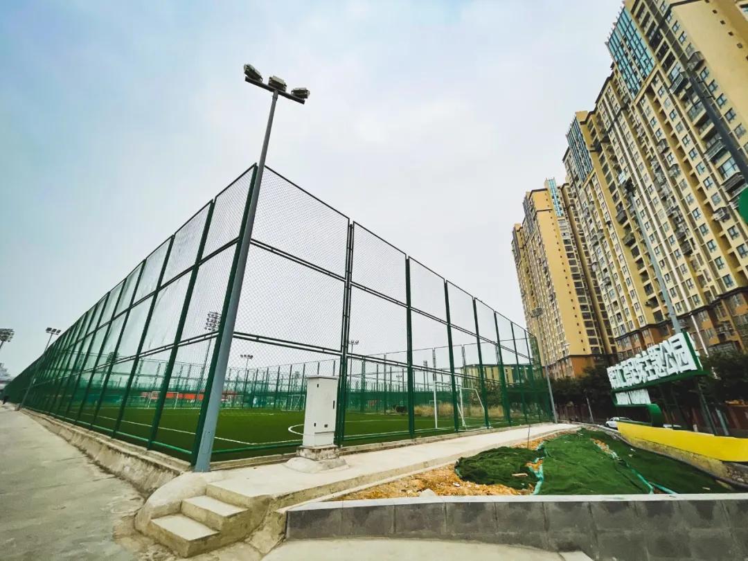 最好的足球场地是哪里,最好的足球场地在哪里